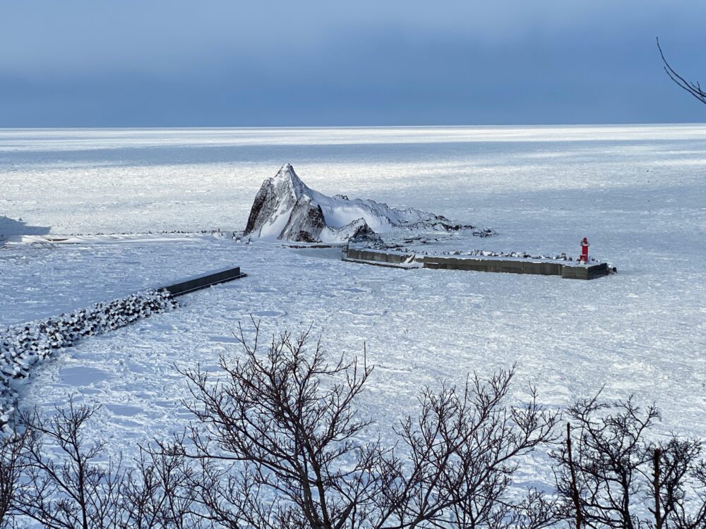 流氷に埋め尽くされたウトロ港　オホーツク海