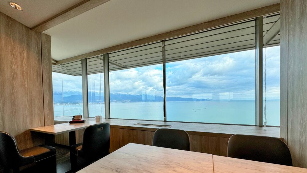 12階　琵琶湖の見えるレストラン