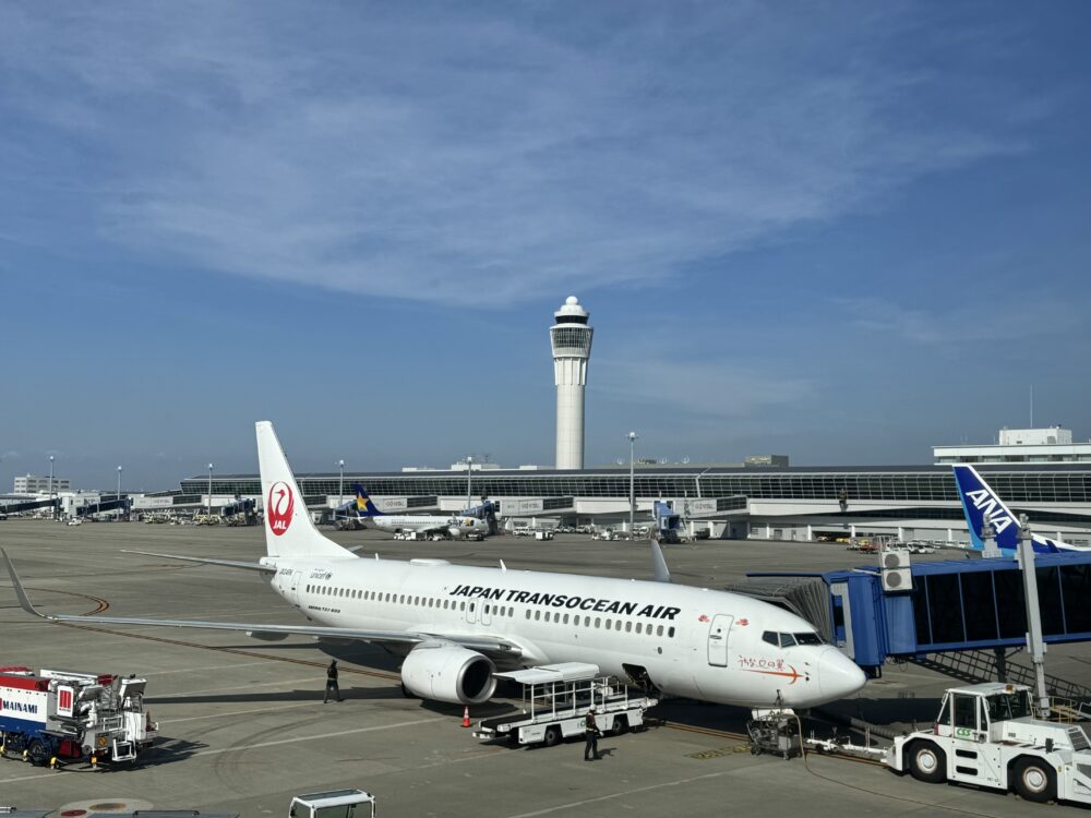 中部国際空港のJAL機