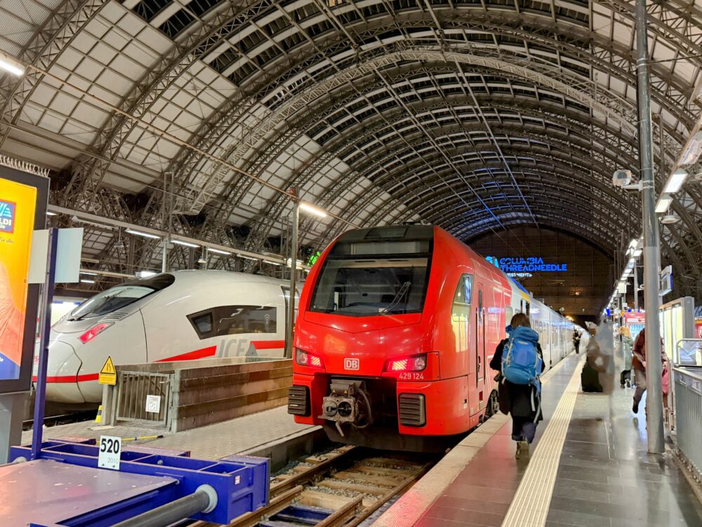 高速鉄道（ICE）と地域鉄道（Sバーン）