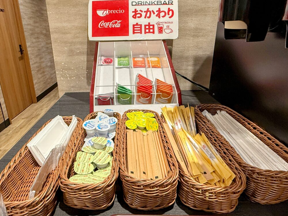 砂糖、ミルクなど