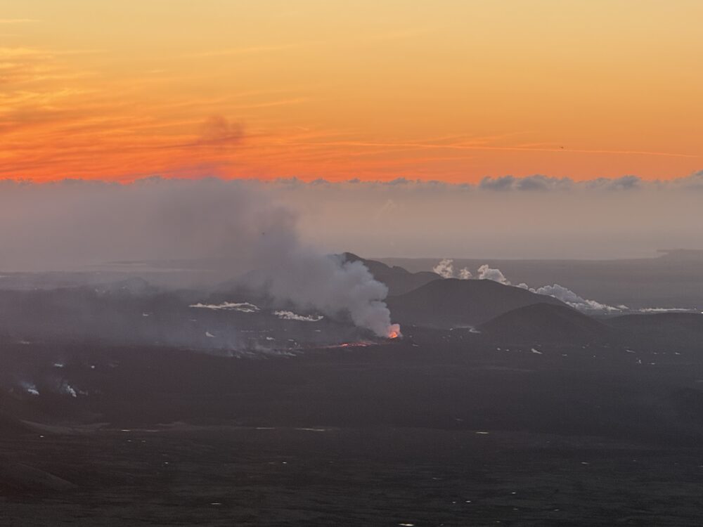 火山噴火（遠景）