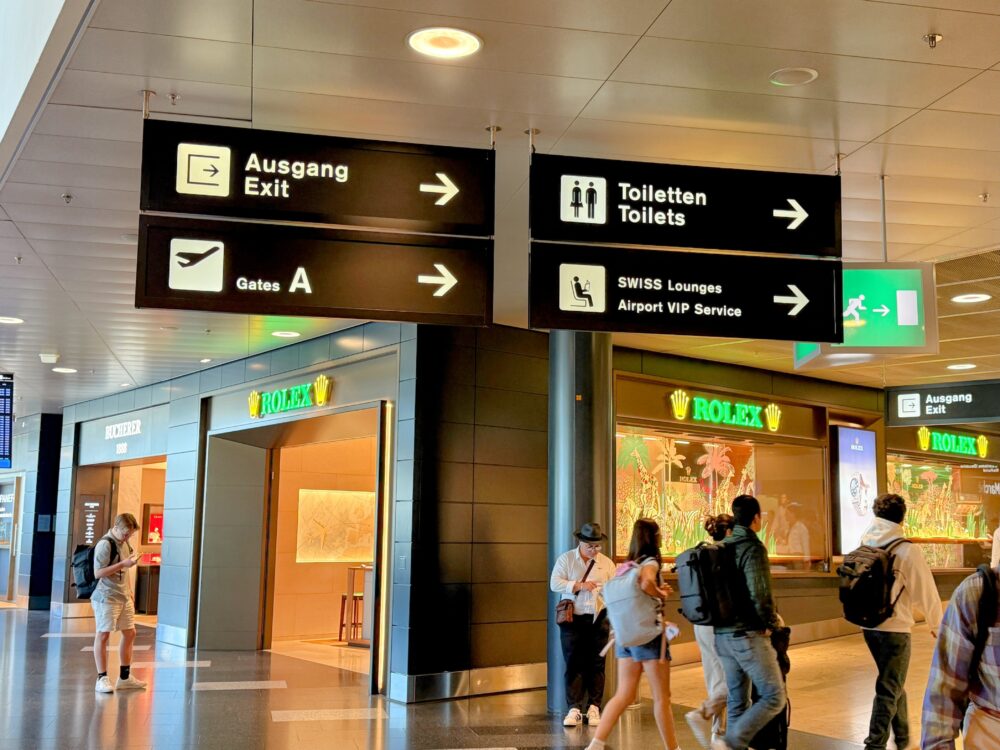 SWISS Lounges案内表示