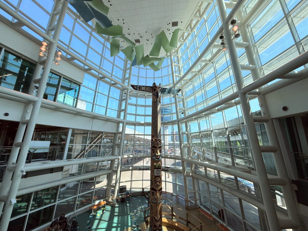 バンクバー空港（YVR）