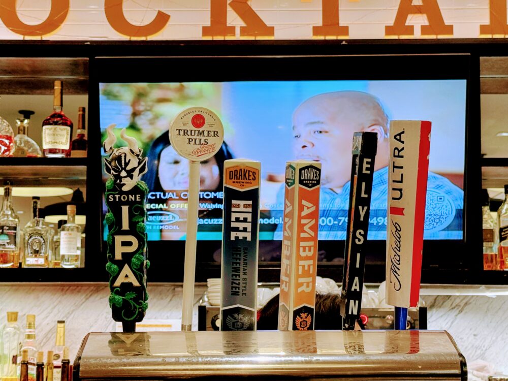 地元クラフトビールのサーバー