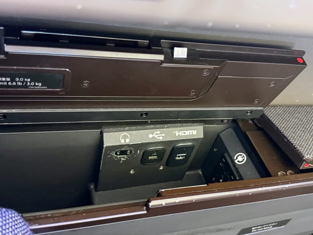 USBポートやHDMI端子