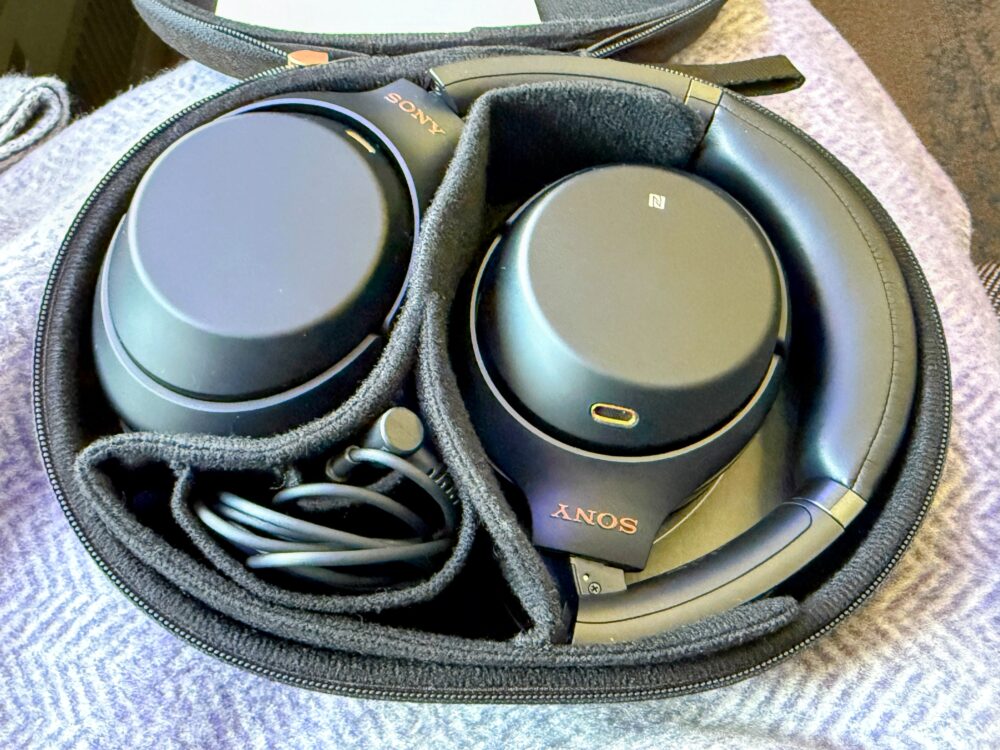 SONY製のノイズキャンセリングヘッドホン