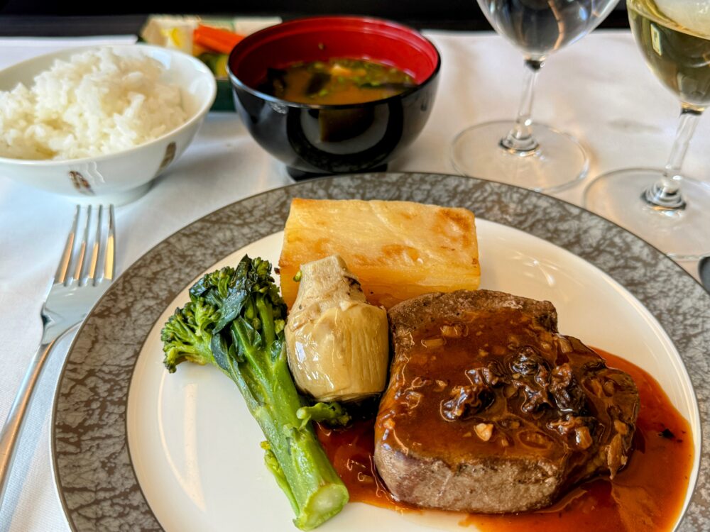 ファーストクラスの機内食