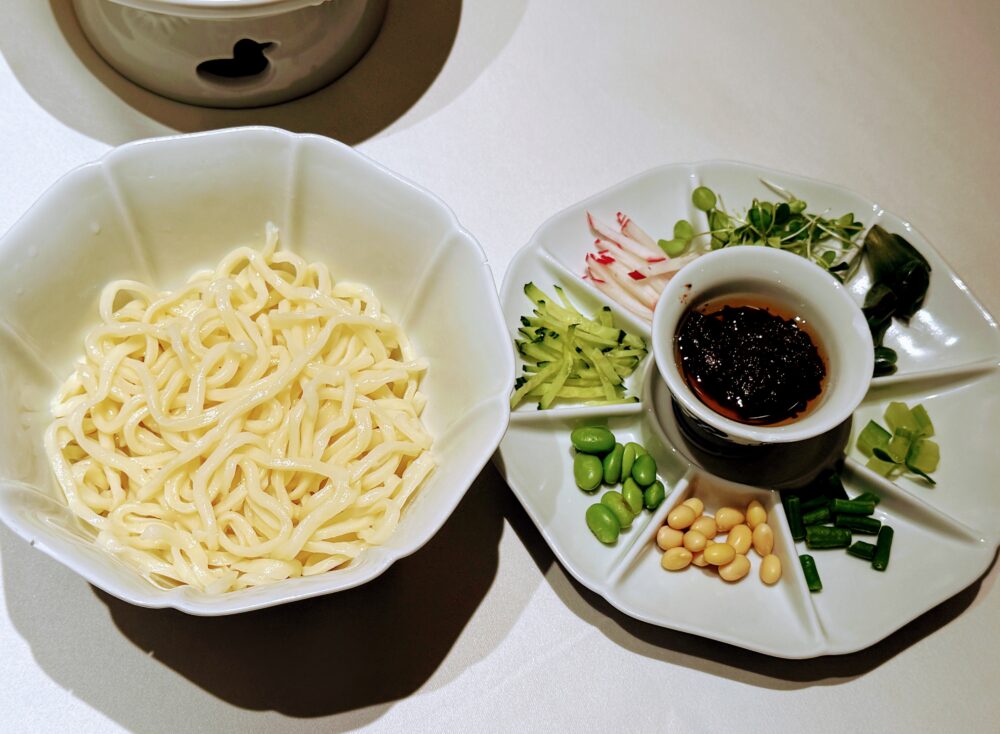 炸醤麺（ジャージャー麺）