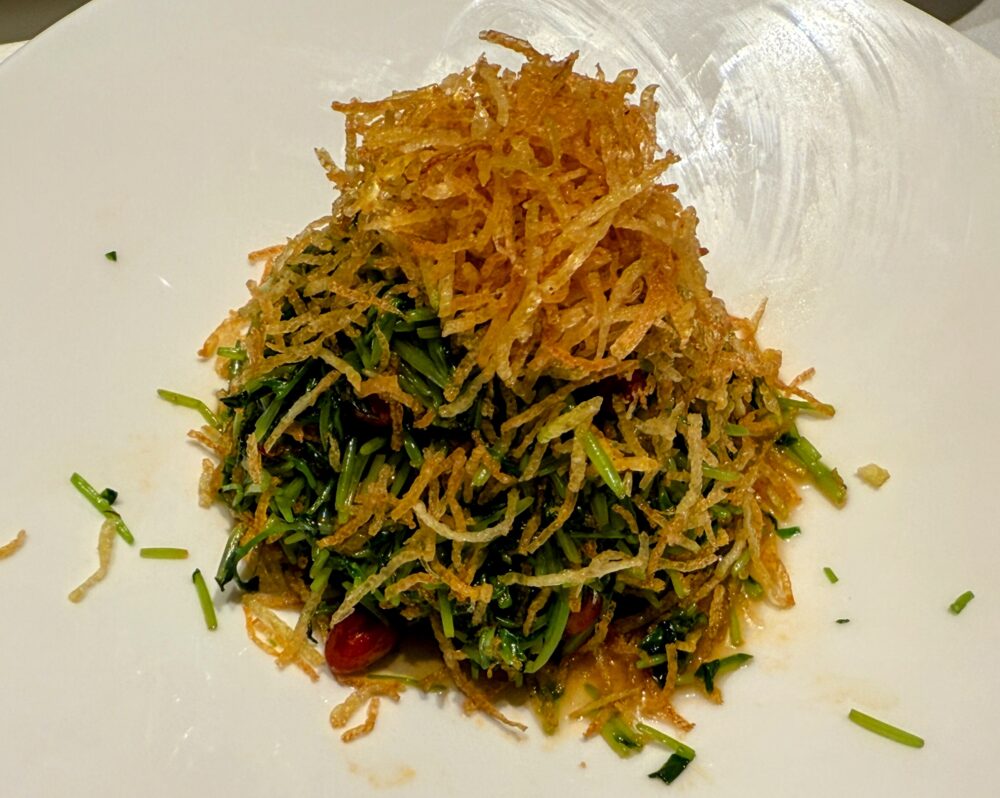 巧拌豆苗（豆苗の和え物）が写っている