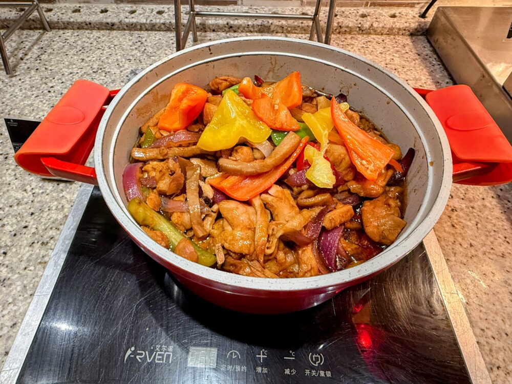 温菜コーナー：三杯鶏