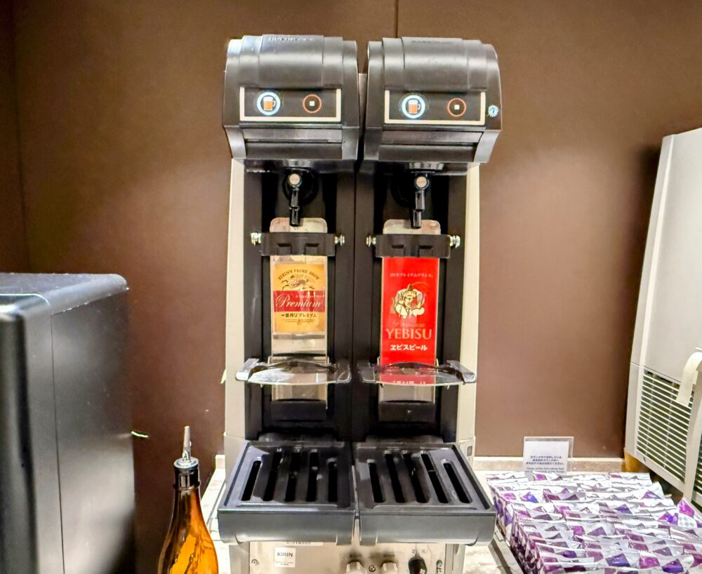 キリンなどプレミアムビールサーバーが並ぶ贅沢なビールコーナー
