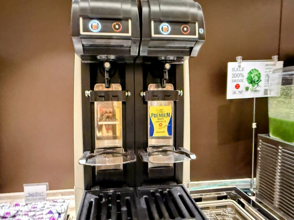 アサヒなどプレミアムビールサーバーが並ぶ贅沢なビールコーナー