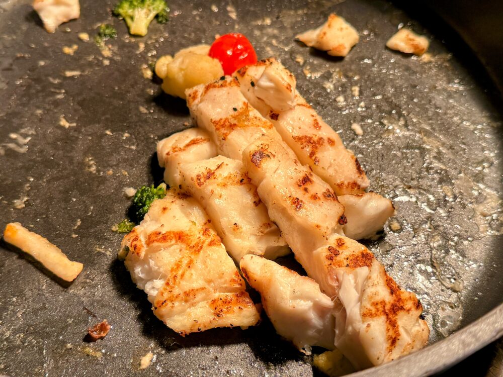 玄海産鯛のグリエ タプナードソース添え