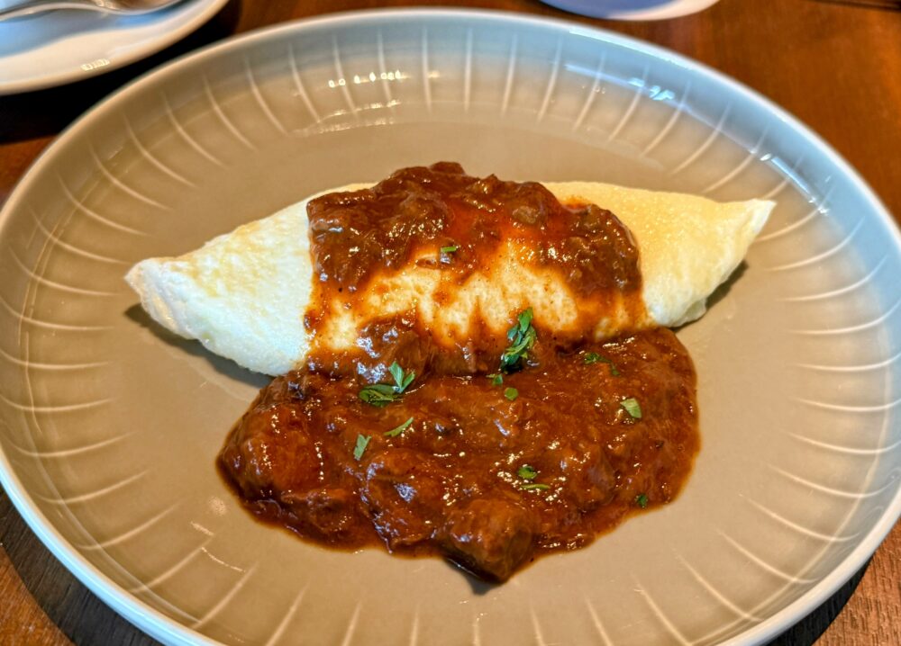 オーダーメニューの「九州産黒毛和牛のラグーソース オムレツ」