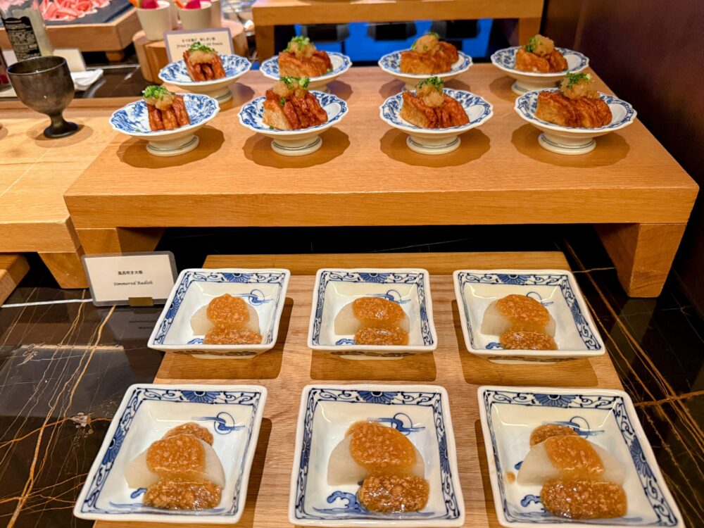 小鉢の風呂吹き大根とさつま揚げ