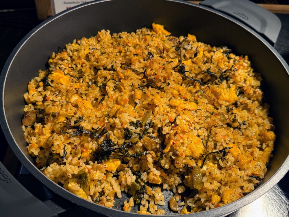 ランチビュッフェ限定、博多名物「高菜ピラフ」