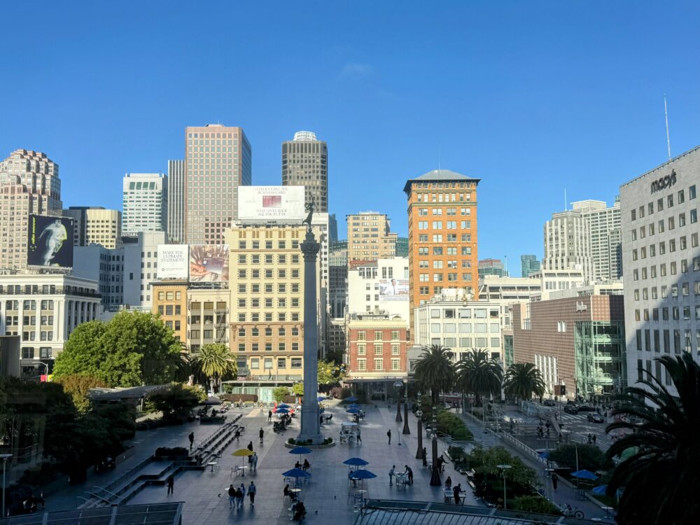 ウェスティン・セントフランシスの部屋から見るユニオンスクエアとメイシーズの景色。