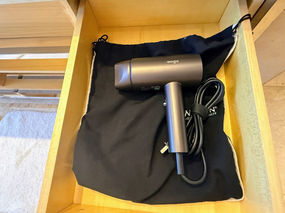 ウェスティン外灘センター上海 客室に用意されていたヘアドライヤー(aoiga製)。