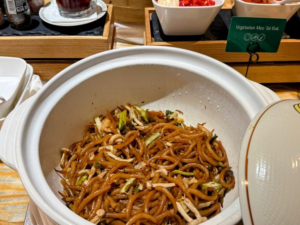 シルバークリスラウンジのホッケンミー(焼き麺)
