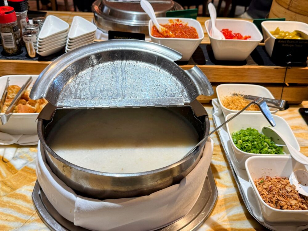 シルバークリスラウンジのスープと粥の薬味