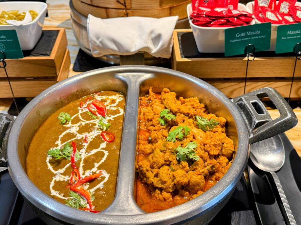 シルバークリスラウンジのカレーとカリフラワーのスパイス煮(ゴビ・マサラ)。