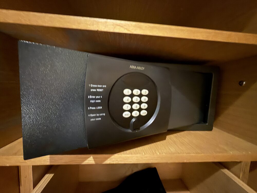 クローゼットの中の金庫