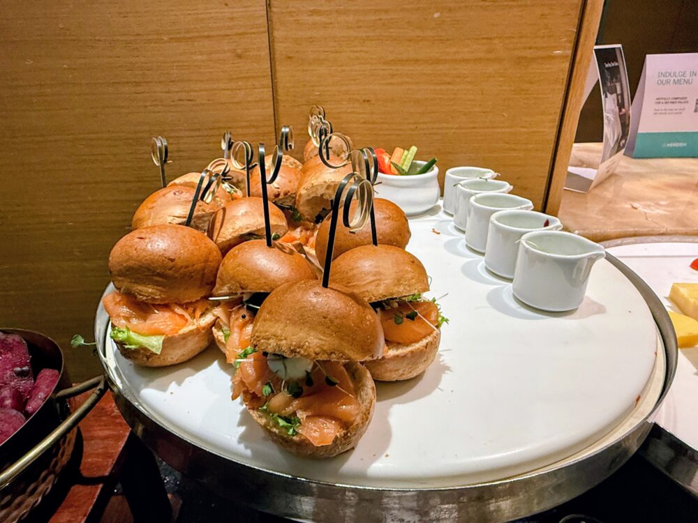 カクテルタイムのミニバーガー