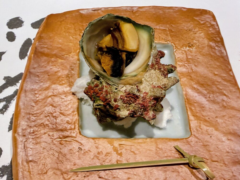 壱岐リトリート・海里村上の夕食で出た栄螺の壺焼き