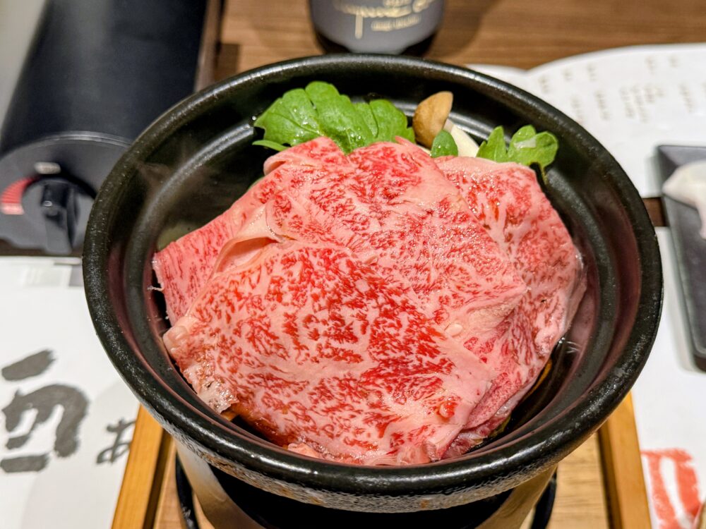 壱岐リトリート・海里村上の夕食で出た壱岐牛すき焼きの霜降り肉