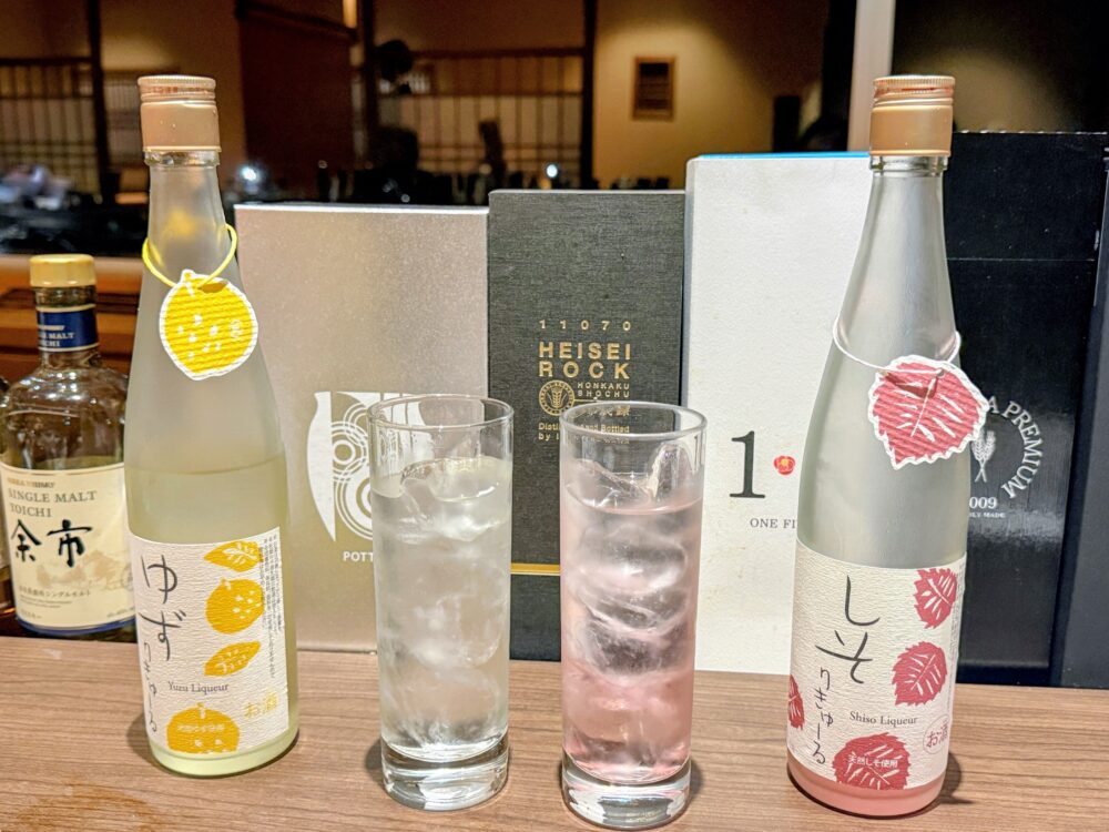 セレクトドリンクプランのゆずとしそのリキュールのソーダ割り